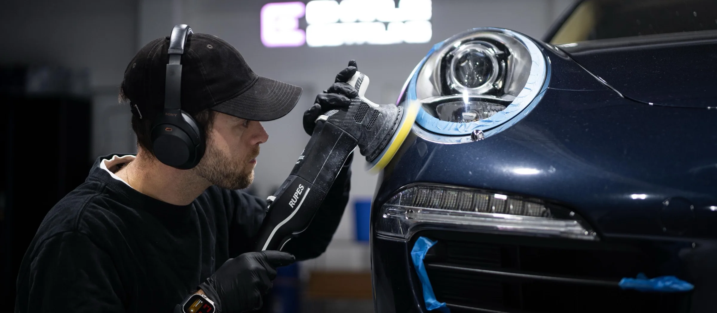 Porsche 991 onder dramatische verlichting