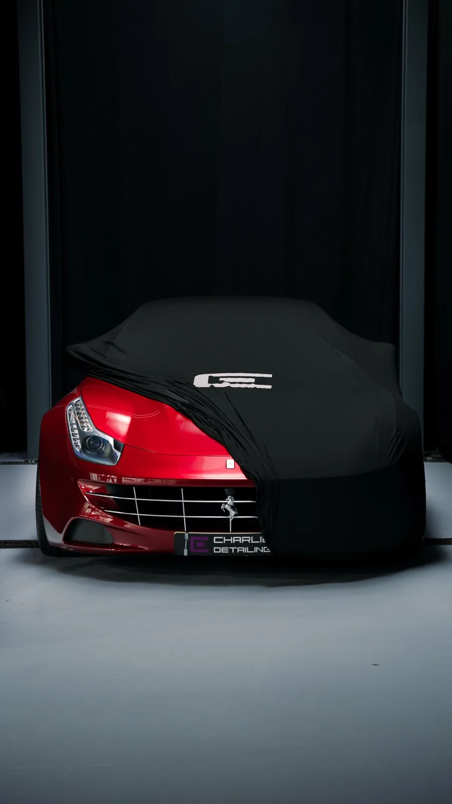 Ferrari FF in klimaatgecontroleerde stalling bij Charlie Detailing Utrecht